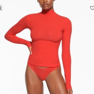 Skims fits everybody turtle neck